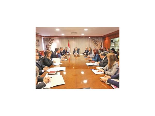Delinean estrategias para solucionar crisis carcelaria