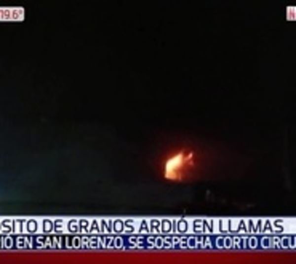 Depósito ardió en llamas en San Lorenzo - Paraguay.com