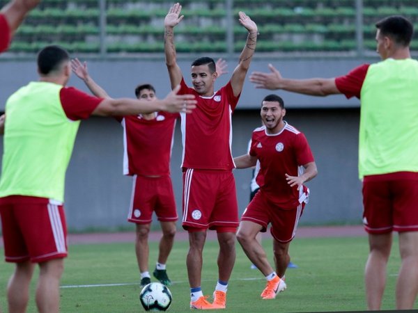 Paraguay entrena en Salvador y luego viaja a Porto Alegre