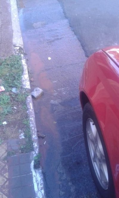 Fuga de agua y reclamos ignorados - Cronicas Ciudadanas - ABC Color