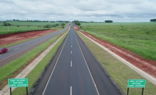 Abandonó su vehículo al volcar en Minga