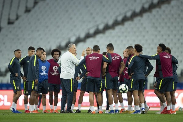 La preocupación de Brasil para el juego con Paraguay