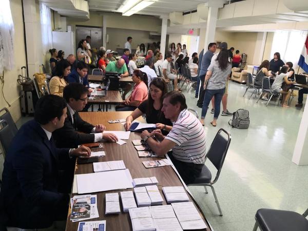 Consulado de Paraguay en Nueva York inició cedulación y asistencia al migrante | .::Agencia IP::.