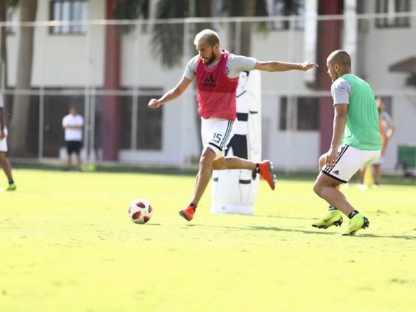 Olimpia golea en amistoso