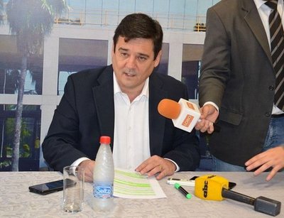 Denuncian a Buzarquis por no pagar pensión - Nacionales - ABC Color