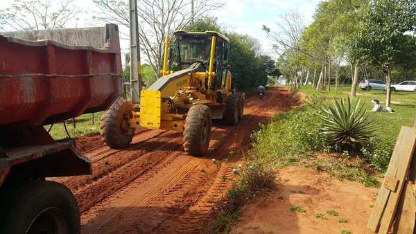 Santa Rosa: reparan caminos vecinales - Digital Misiones