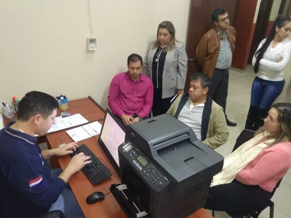 CDE: intendente denuncia que piden sumas millonarias en su nombre