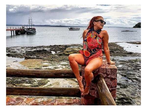 Nathu González recibió en traje de baño al invierno
