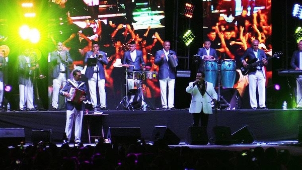 HOY / El amor en ritmo de cumbia:  Los Angeles de Charly aprestan  nuevo 'desembarco' en Paraguay