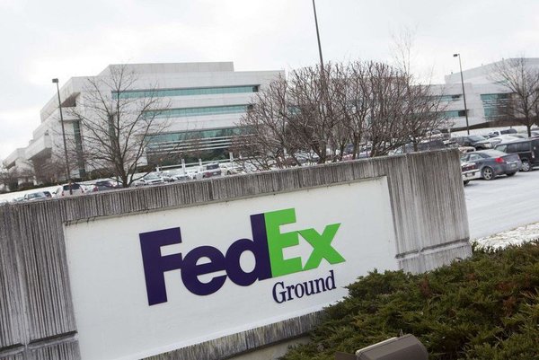 Guerra comercial: FedEx demanda al Departamento de Comercio de EEUU por restricciones a los envíos
