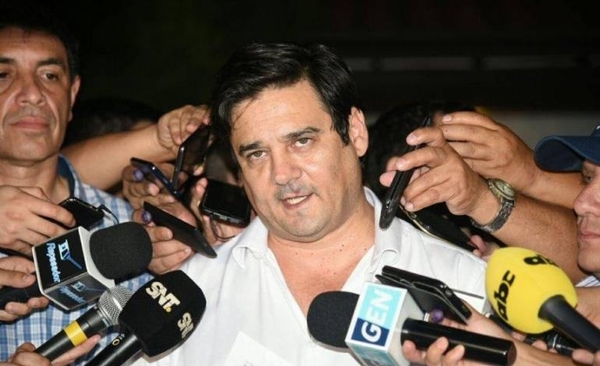 HOY / Tras publicaciones Buzarquis paga los 19 millones que debía a su hija de 4 años