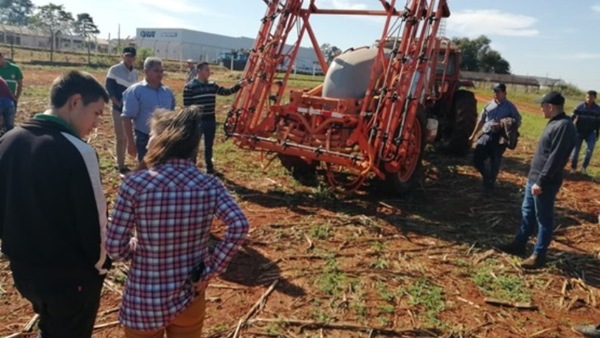 Docentes y alumnos de escuelas agrícolas reciben capacitación » Ñanduti