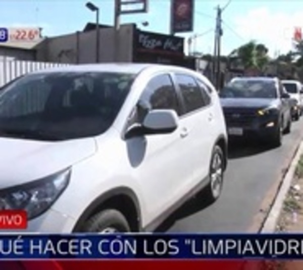 Limpiavidrios recaudan hasta G. 150.000 por día en Asunción - Paraguay.com