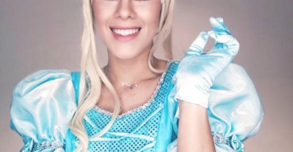 ¡Conductora de tevé se vuelve la “Cenicienta”!