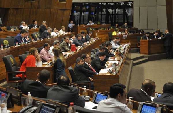 Diputados aplazaron ayer las leyes antilavado pese a peligro de Lista Gris - Edicion Impresa - ABC Color