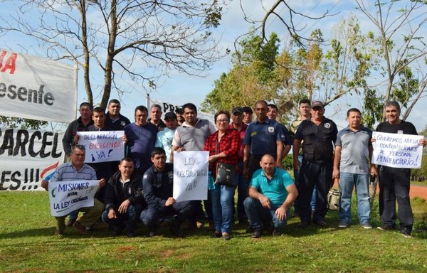 No desean el control de militares en las cárceles - Edicion Impresa - ABC Color