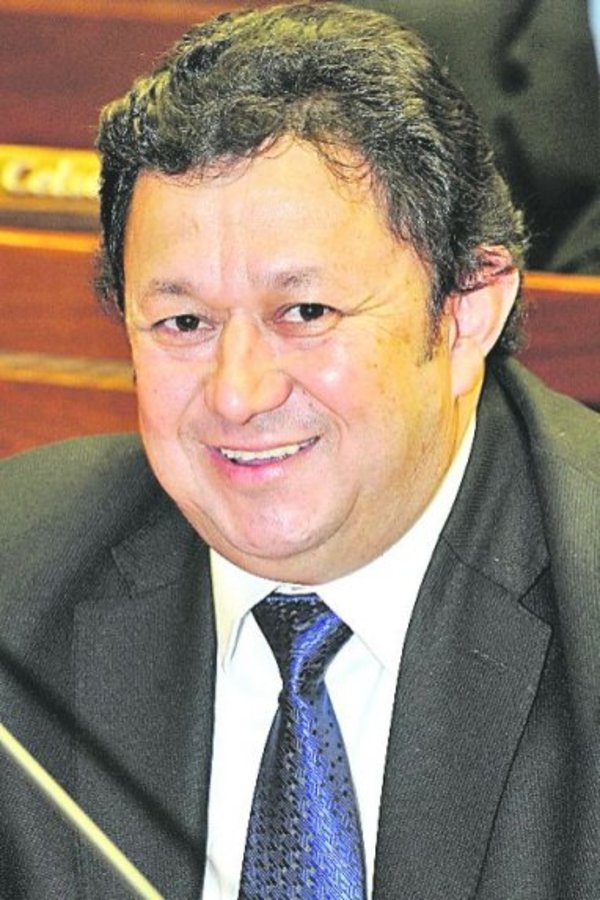 Parlasuriano logra suspender juicio - Edicion Impresa - ABC Color