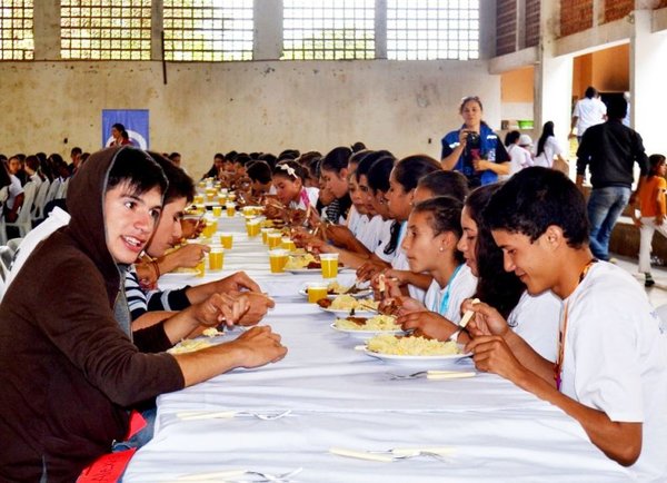 Cuestionan falta de almuerzo - Edicion Impresa - ABC Color