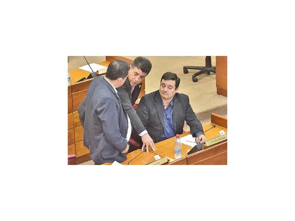 Buzarquis paga tras ser demandado por prestación a su hija