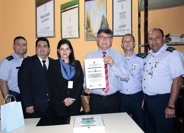 Cursantes del IAE visitan sede judicial de Pte. Hayes
