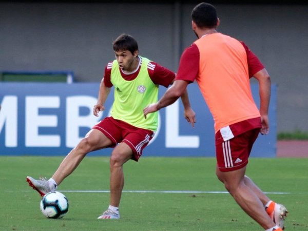 ¿Berizzo piensa en un equipo sin 9 clásico para enfrentar a Brasil?