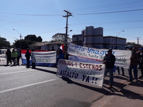 Construcción de empedrado de 23 km lleva 10 años - Nacionales - ABC Color