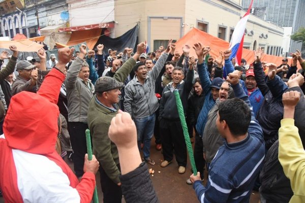 Campesinos logran millones - Nacionales - ABC Color