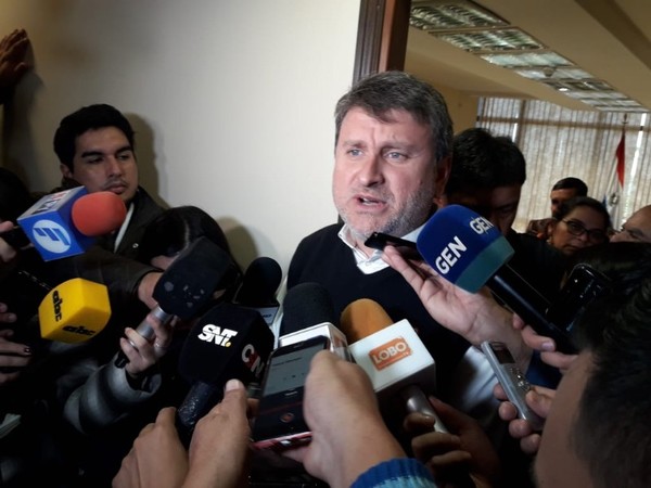 Acuerdo entre Gobierno y CNI: fondos salen del presupuesto establecido, aseguró ministro - Radio 1000 AM