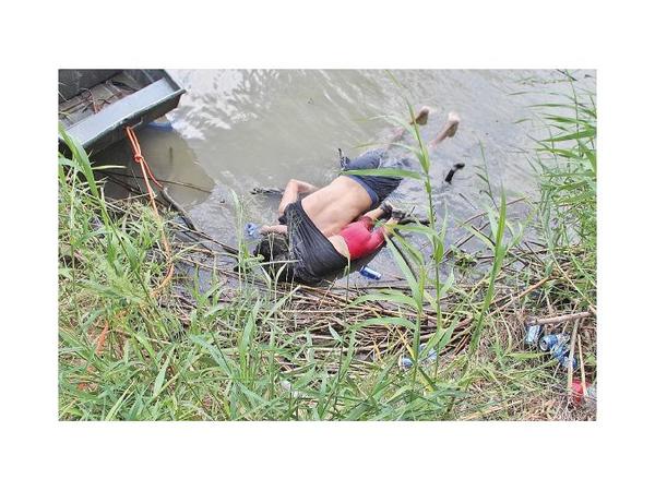 MUNDO | Padre e hija mueren abrazados tratando de llegar a EEUU