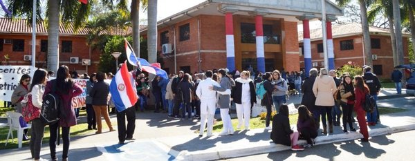 Medicina califica de criminal que le recorten presupuesto - Edicion Impresa - ABC Color