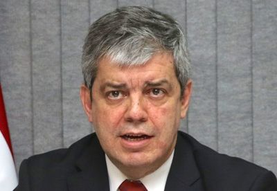 Riera recibe hoy a los docentes despedidos
