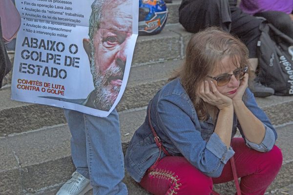 Corte decide si libera a Lula de la cárcel