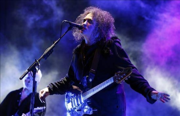 HOY / El concierto 40 aniversario de "The Cure" llega a los cines de todo el mundo