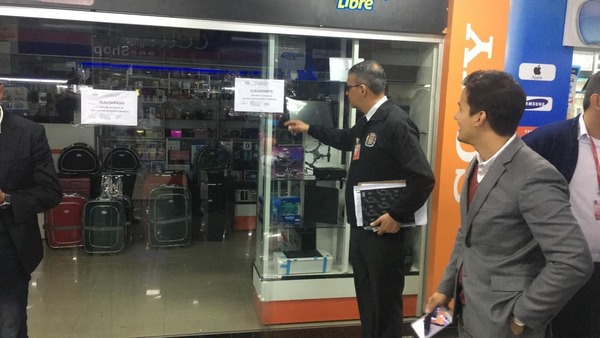 Intervienen Shopping Alfonso, ubicado en el microcentro de CDE