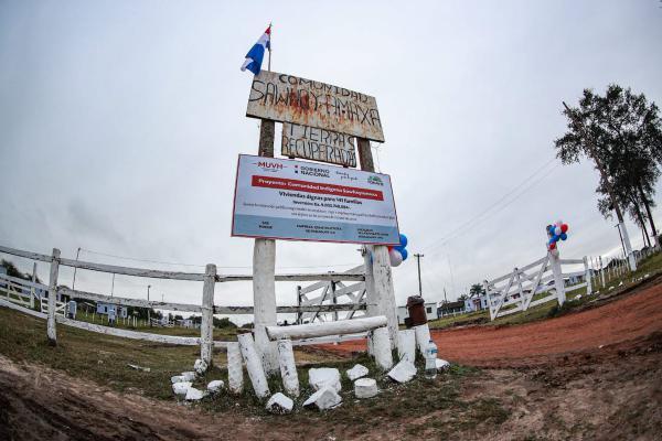 Gobierno prioriza atención a pueblos indígenas con entrega de viviendas y aportes para el desarrollo comunitario