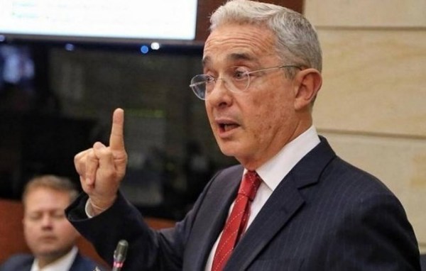 Uribe dice que acción militar en apoyo a Guaidó no sería golpe de Estado | .::Agencia IP::.