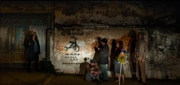 El teatro del absurdo arriba a la escena local con la obra “El Triciclo” » Ñanduti