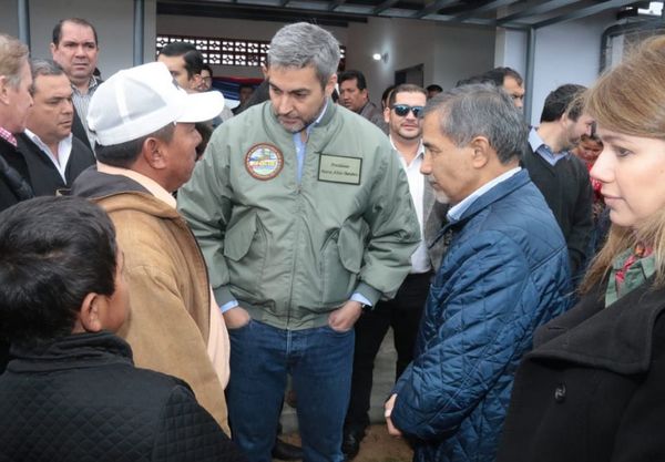Ministro Ramírez Candia asistió a entrega de viviendas a Comunidad Indígena