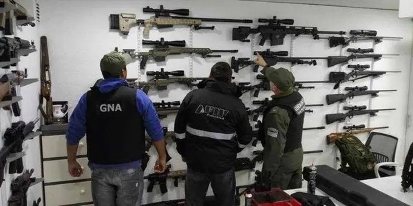 Desmantelan banda que nutría de armamento al PCC y al Comando Vermelho » Ñanduti