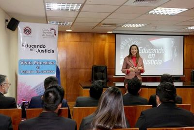 Estudiantes de Santa Rosa del Aguaray en sede judicial