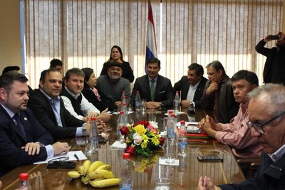 Gobierno logra reconfirmación del acuerdo con CNI resalta ministro del MAG - .::RADIO NACIONAL::.