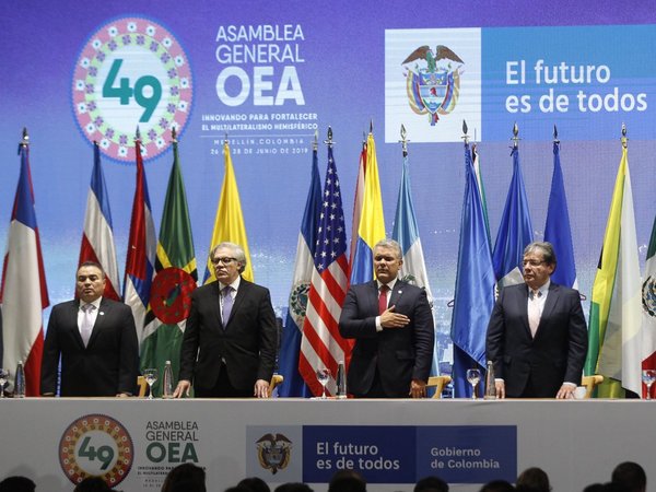 Uruguay se retira de sesión de OEA en rechazo a delegados de Guaidó