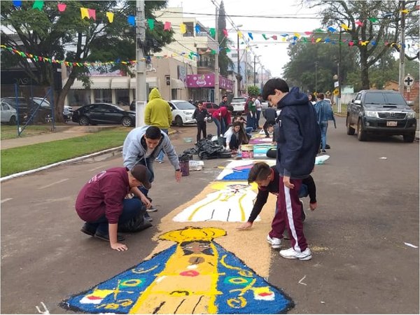 Arman tradicional alfombra orgánica para procesión del Perpetuo Socorro