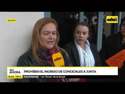 J. Augusto Saldivar: Prohíben el ingreso de concejalas a junta - Tv - ABC Color