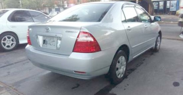 Le dio la llave del auto al cuidacoches y ¡chau!