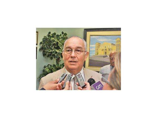 Preliminar para los acusados con el ex ministro Óscar Bajac