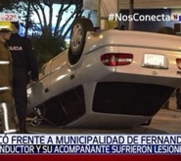 Heridos leves tras vuelco en Fernando de la Mora  - Paraguay.com
