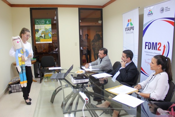 Resaltan alta participación de microempresas en concurso "Con Vos Paraguay Crece" - .::RADIO NACIONAL::.
