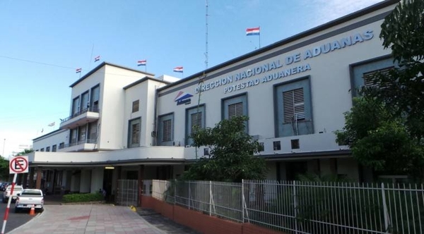 HOY / Falta circulante de dinero y en Aduanas hay menor recaudación