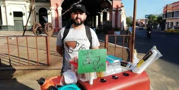 HOY / Emprendedor prepara desayunos, los reparte en bici y así cubre terapia de su hijo con Asperger